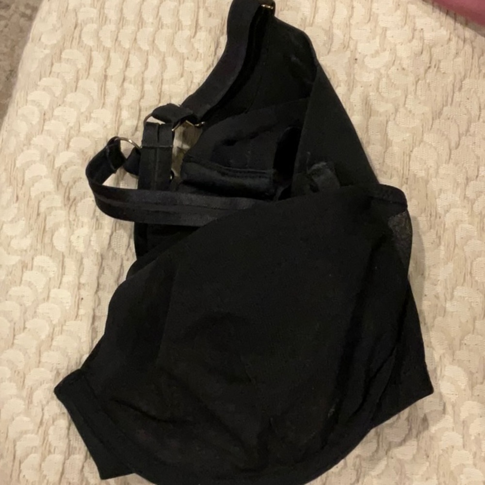 38D black bra